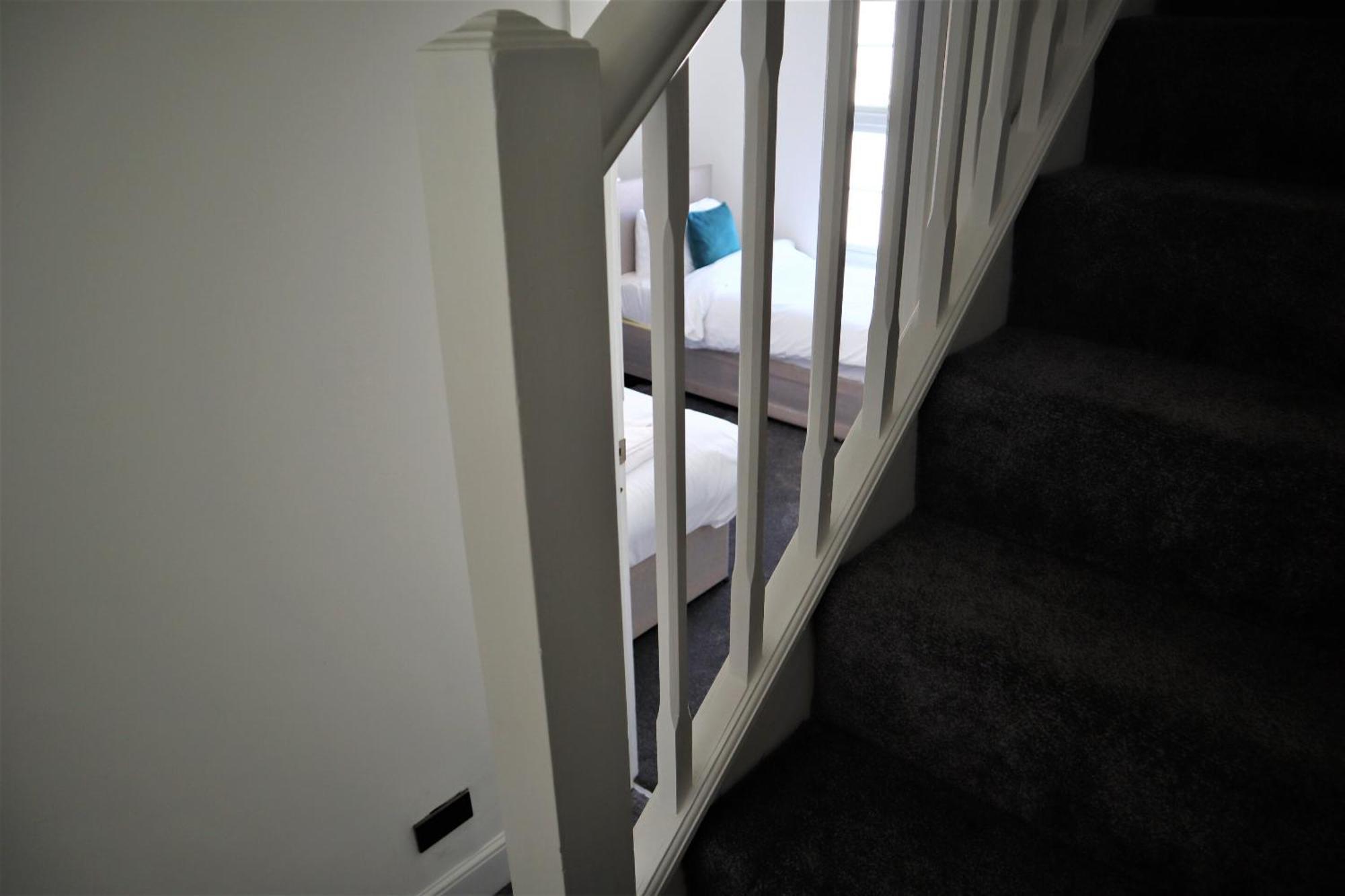 Victoria 4 Bedroom Serviced House Short Lets - Near Northampton Gen Hosp & Town Centre エクステリア 写真